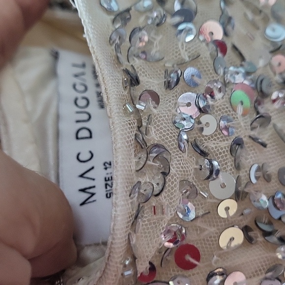 Mac duggal 5312 NWT size 12 Gold sequins - Picture 7 of 8